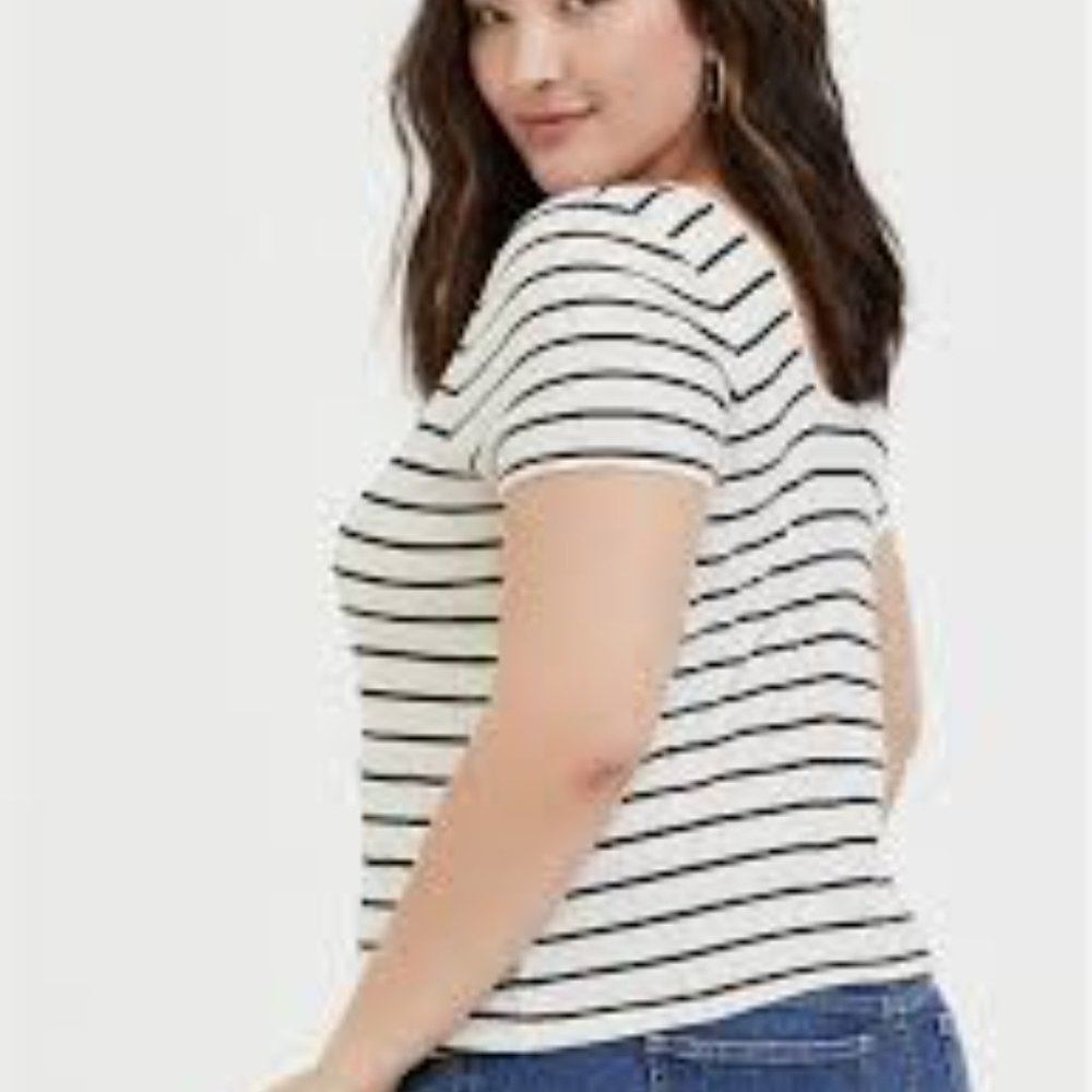 Torrid IVORY & BLACK STRIPE RIB BUTTON MIDI TEE - Picture 2 of 5